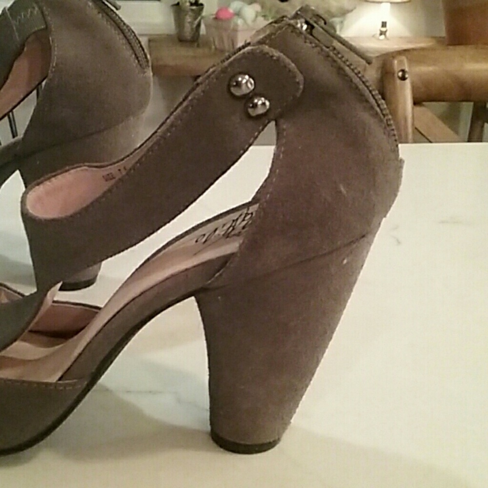 Shoes - Picture 2 of 7